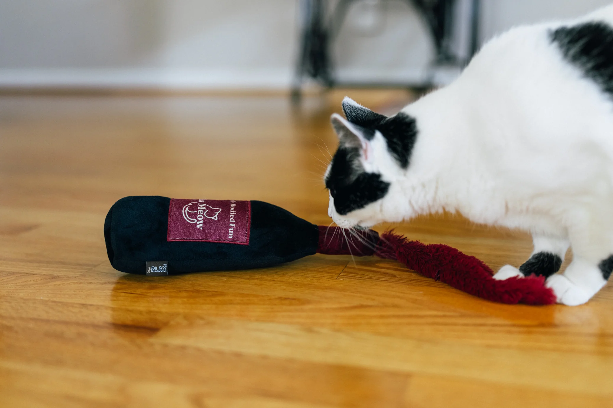 Feline Frenzy Catbernet Sauv Kicker Toy - Image 2