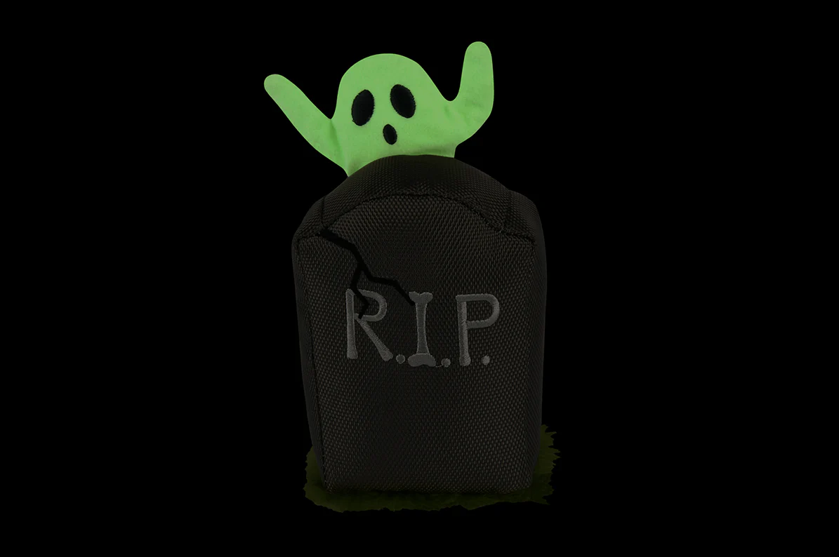 Howling Haunts Ghoulish Grave - Image 5